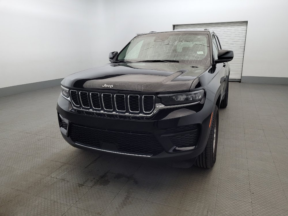 Used 2023 Jeep Grand Cherokee Laredo AWD/4WD image 15