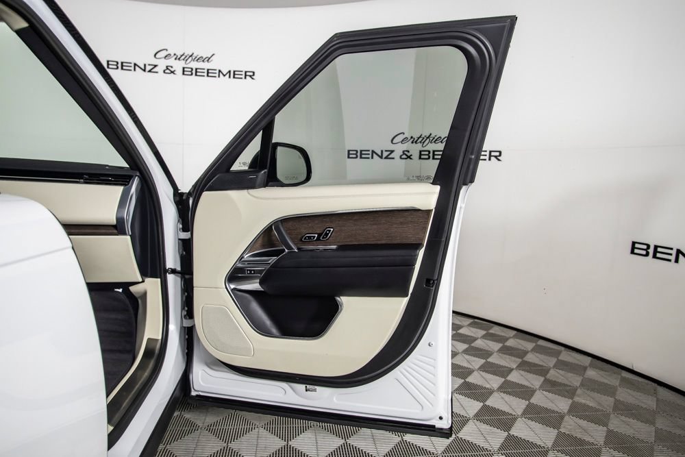 Used 2024 Land Rover Range Rover SE AWD/4WD image 19