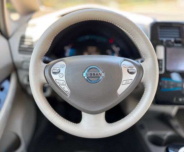 Used 2012 Nissan Leaf SL FWD image 37