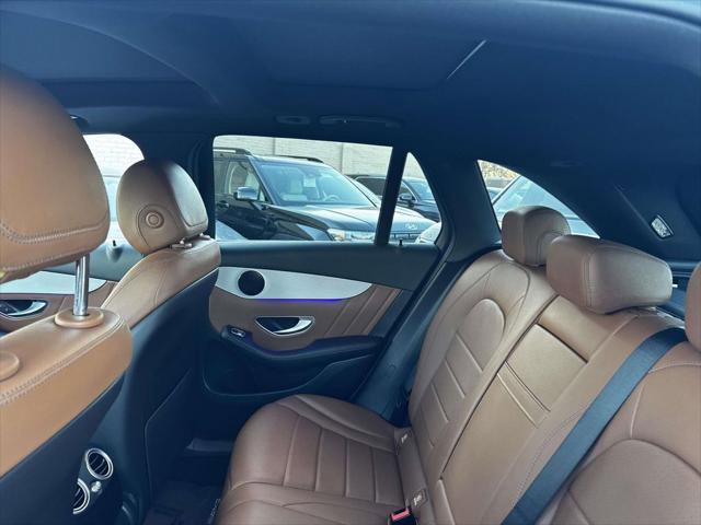 Used 2022 Mercedes-Benz GLC 300 4MATIC image 11