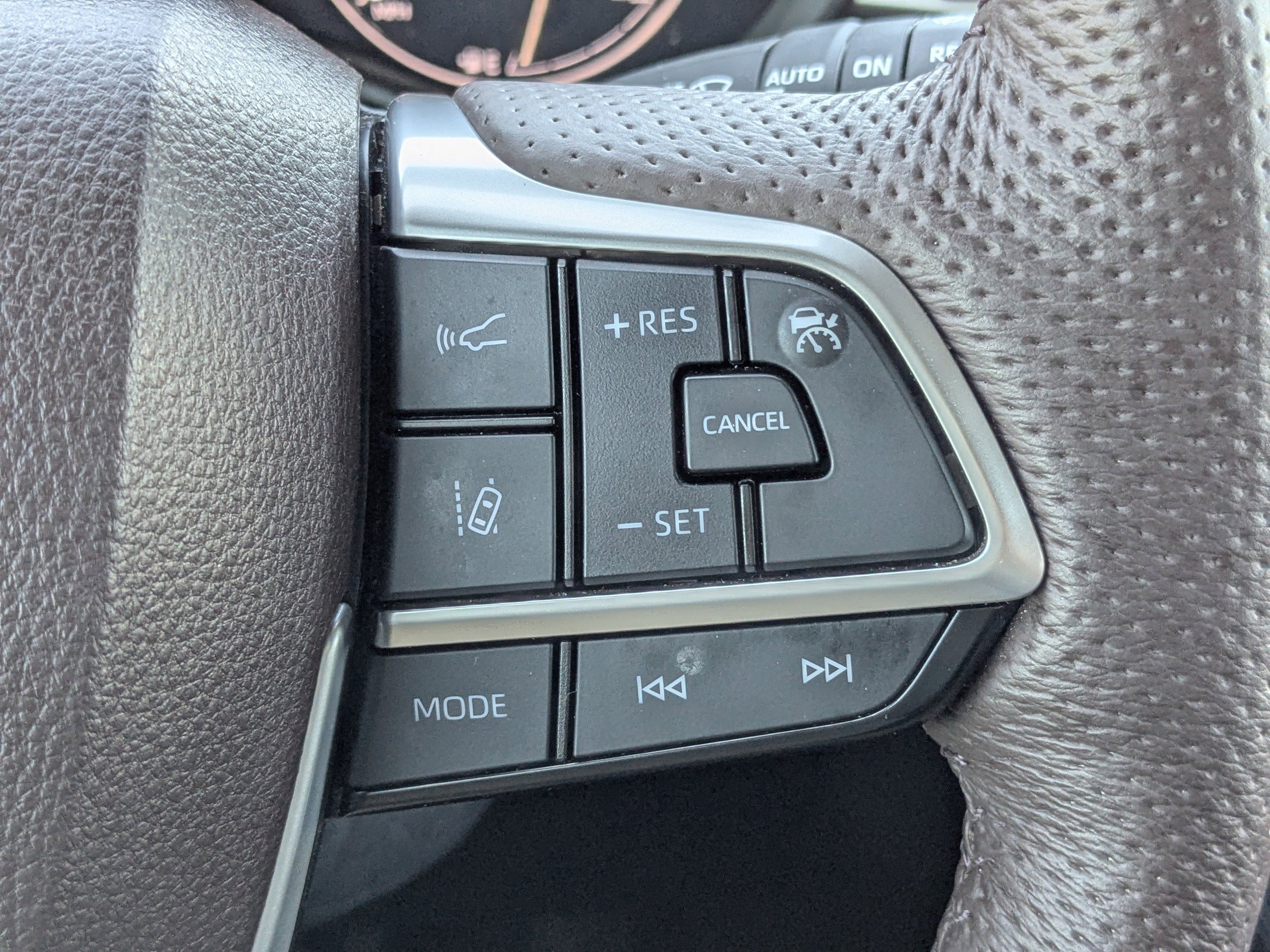 Used 2024 Toyota Sienna Platinum image 29