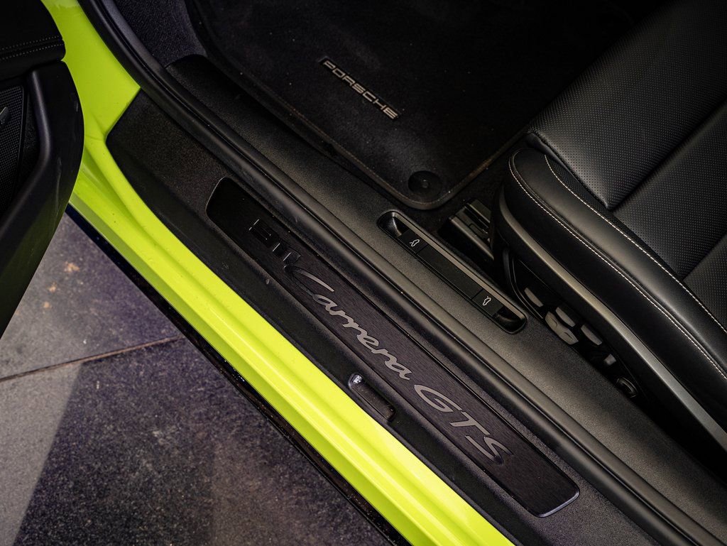 Certified 2025 Porsche 911 Carrera GTS RWD image 32