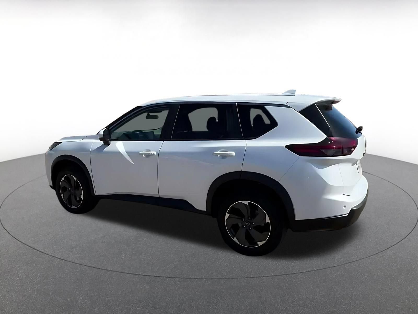 Used 2025 Nissan Rogue SV AWD/4WD image 9