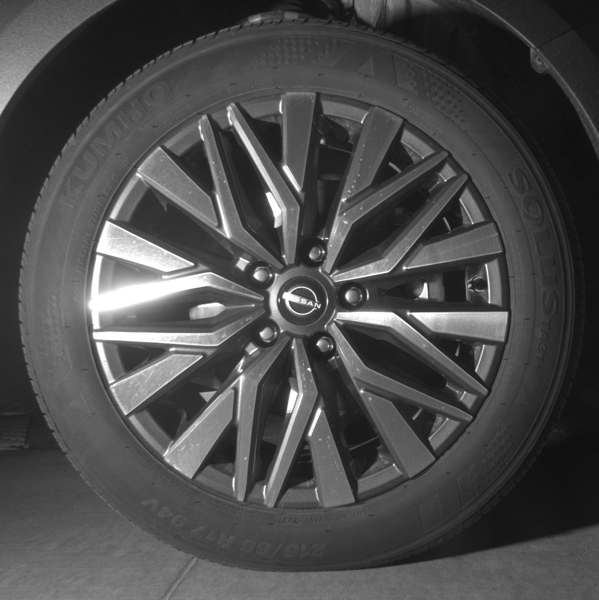 Used 2025 Nissan Altima 2.5 SV FWD image 13