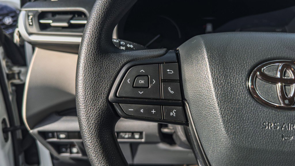 Used 2024 Toyota Sienna LE image 32