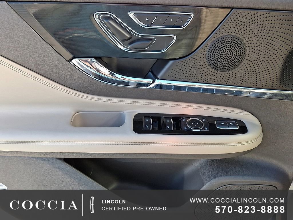 Certified 2024 Lincoln Corsair AWD image 12