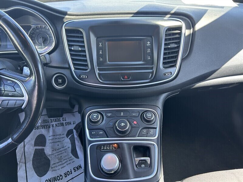 Used 2015 Chrysler 200 Limited w/ Convenience Group FWD image 29