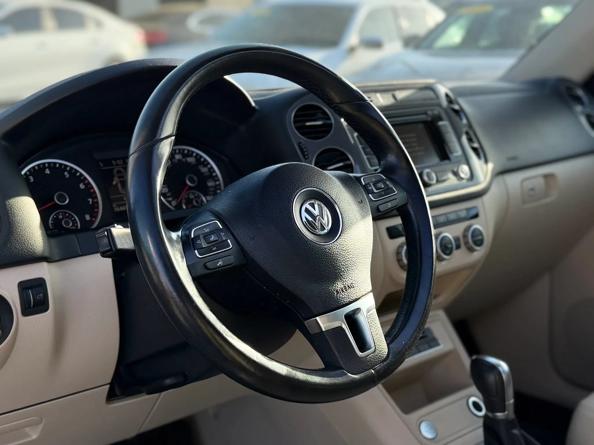Used 2014 Volkswagen Tiguan SEL FWD image 30