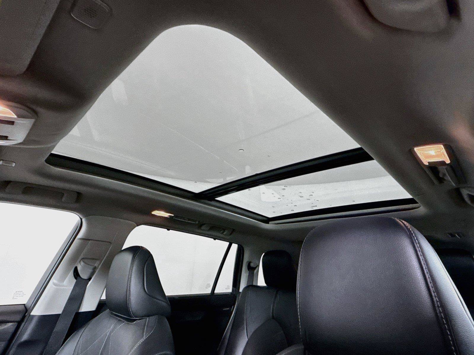 Certified 2025 Toyota Highlander Platinum AWD/4WD image 6