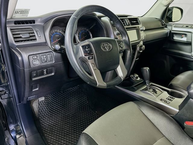 Used 2018 Toyota 4Runner SR5 Premium image 10