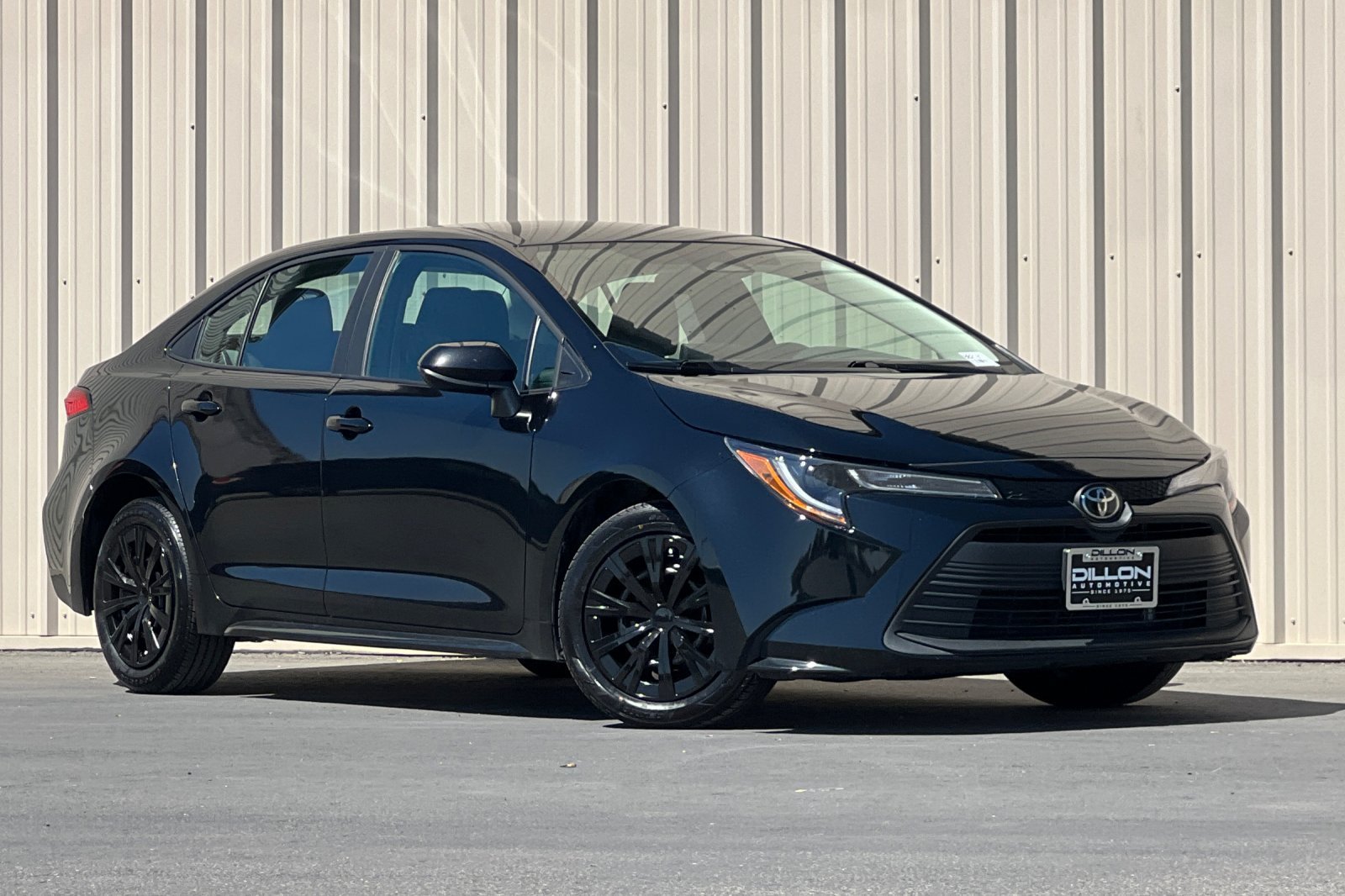 Used 2025 Toyota Corolla LE FWD image 2