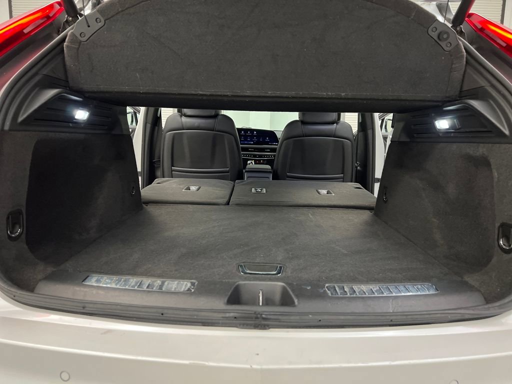 Used 2024 Cadillac XT4 Premium Luxury image 30