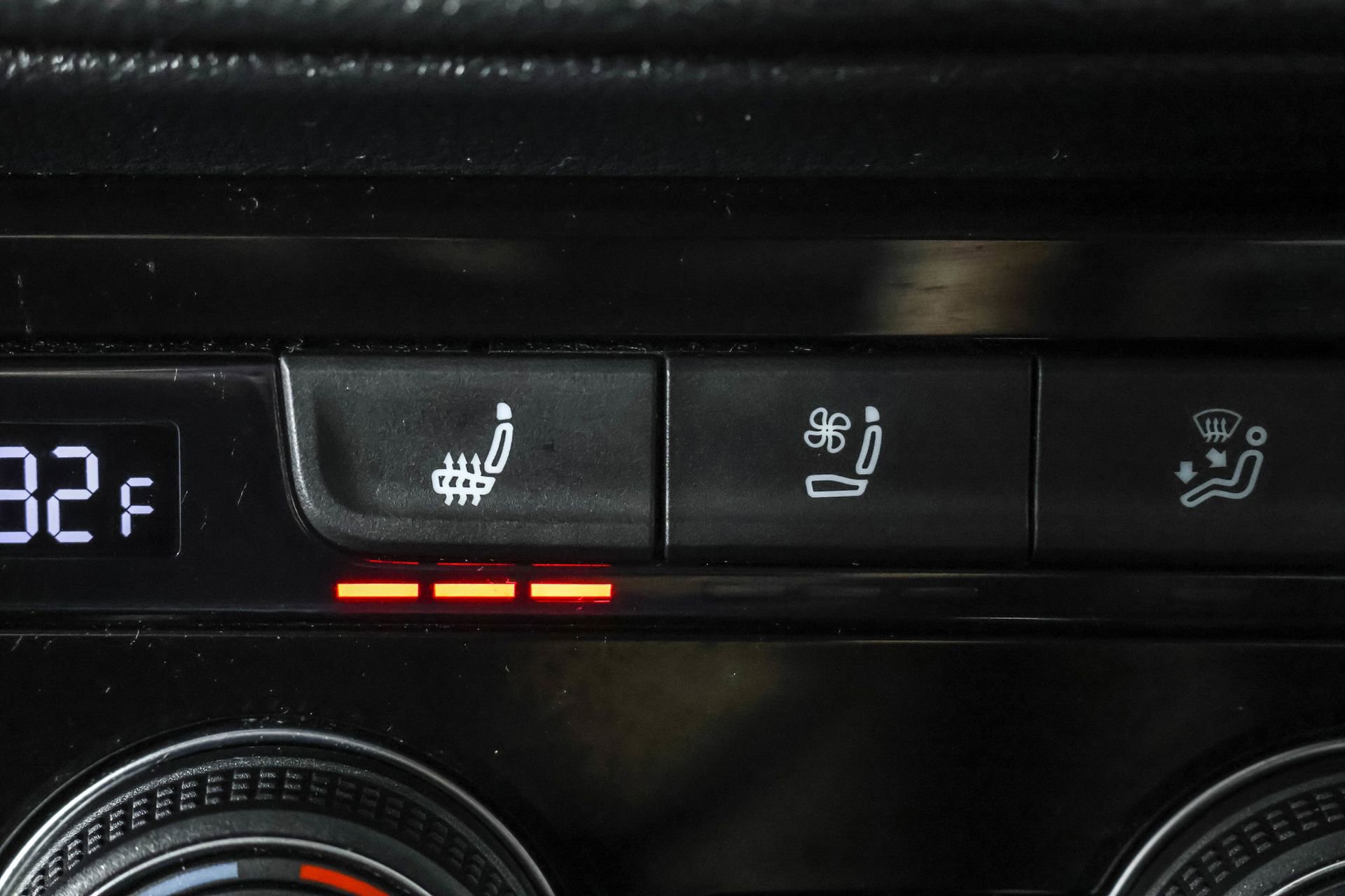 Used 2022 Volkswagen Taos SEL w/ Panoramic Sunroof Package image 11