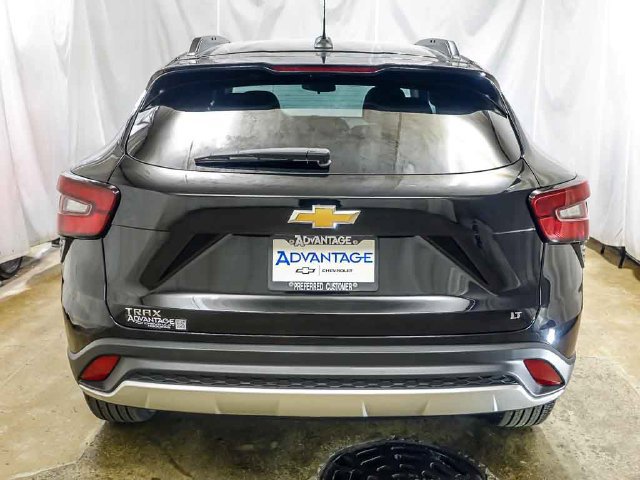 New 2026 Chevrolet Trax LT w/ LT Convenience Package FWD image 6