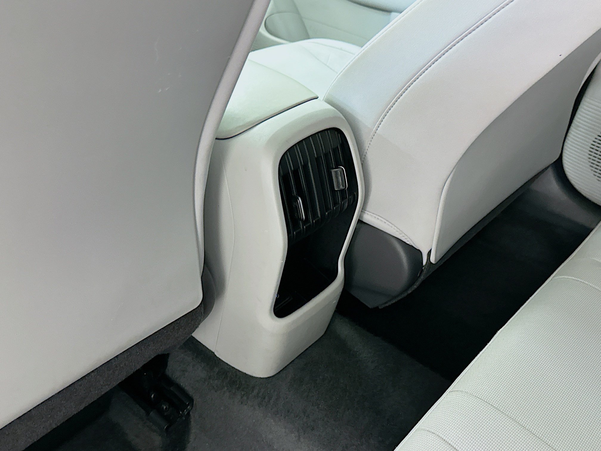 Used 2025 Hyundai Kona SEL AWD/4WD image 28