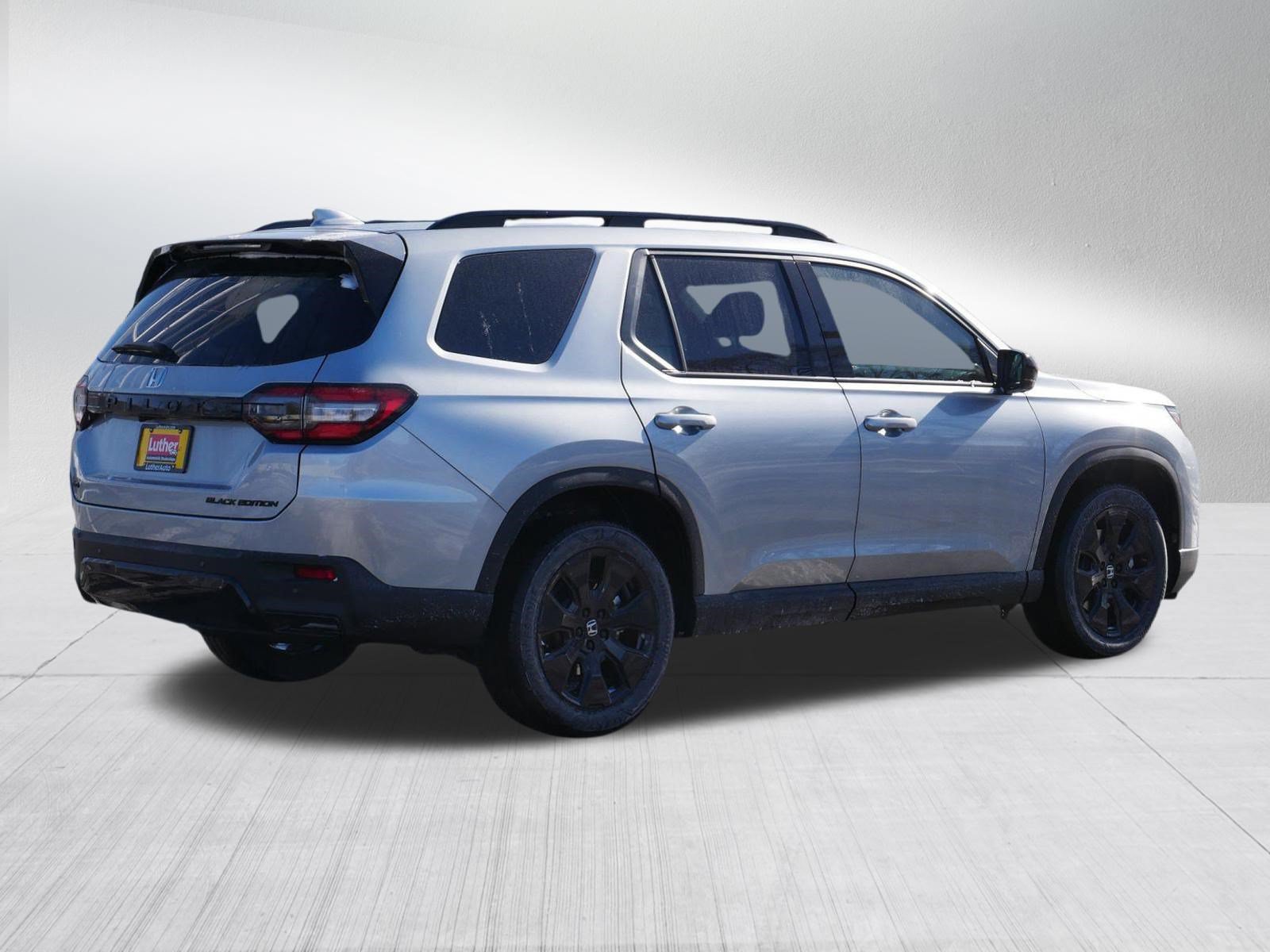 New 2026 Honda Pilot Black Edition image 7
