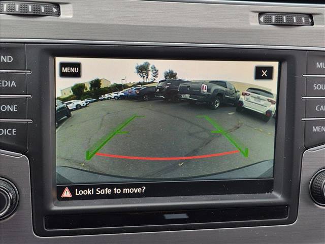 Used 2017 Volkswagen Golf SE FWD image 12