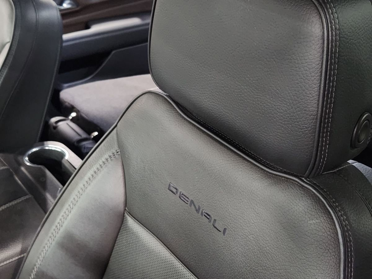 Used 2022 GMC Yukon Denali image 34