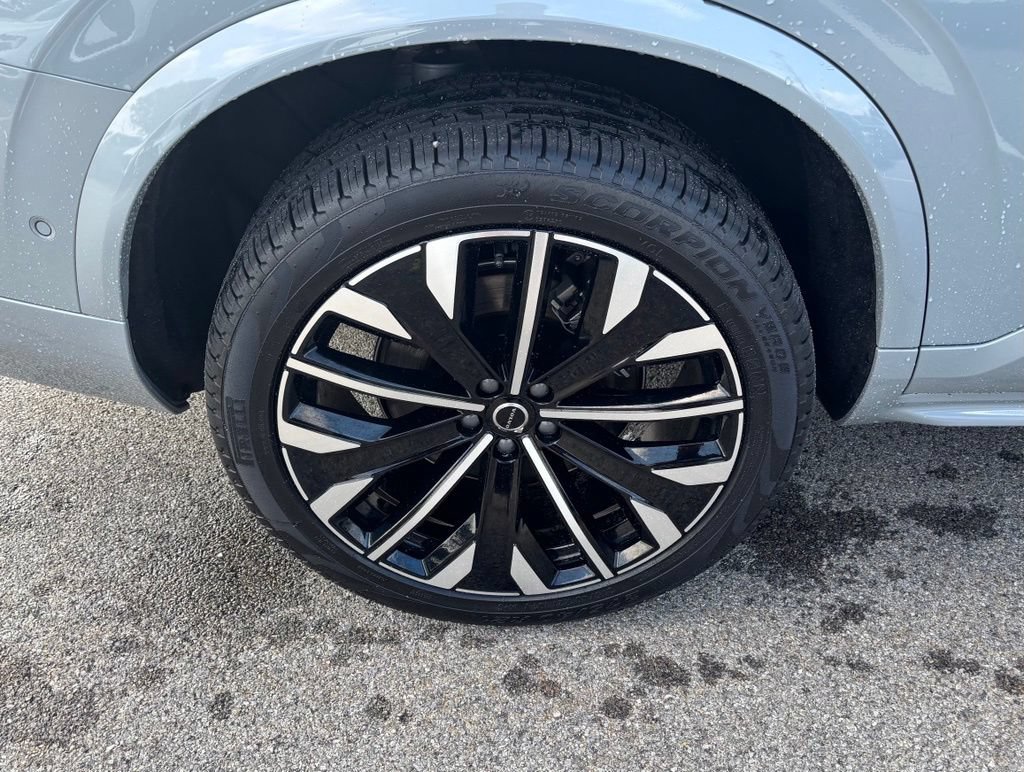 Used 2026 Volvo XC90 B6 Plus w/ Protection Package AWD/4WD image 37