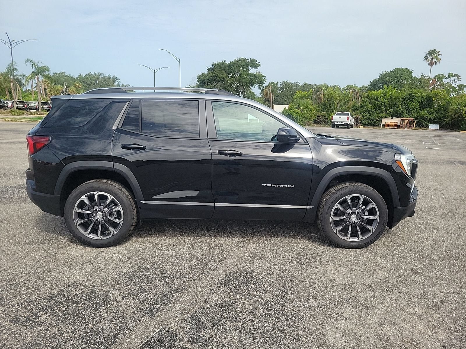New 2027 GMC Terrain Elevation w/ Elevation Premium Package FWD image 4