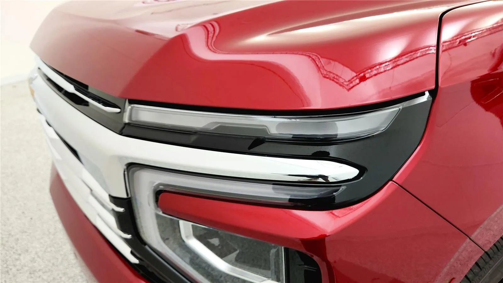 New 2026 Chevrolet Suburban Premier image 14