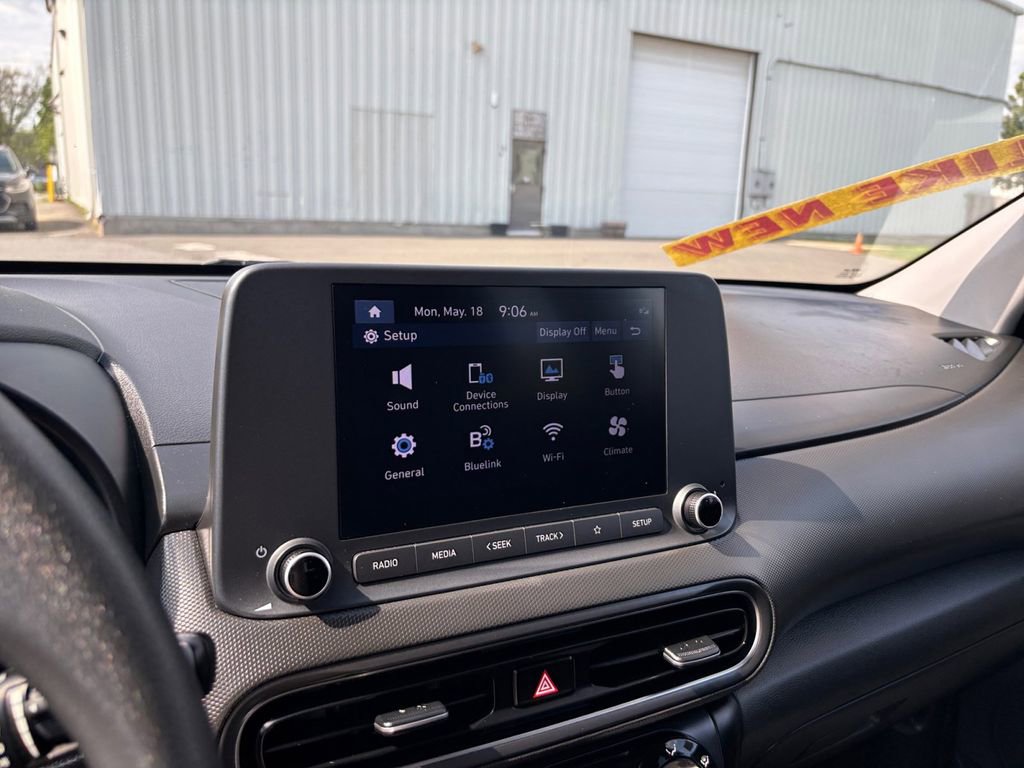 Used 2022 Hyundai Kona SEL AWD/4WD image 25