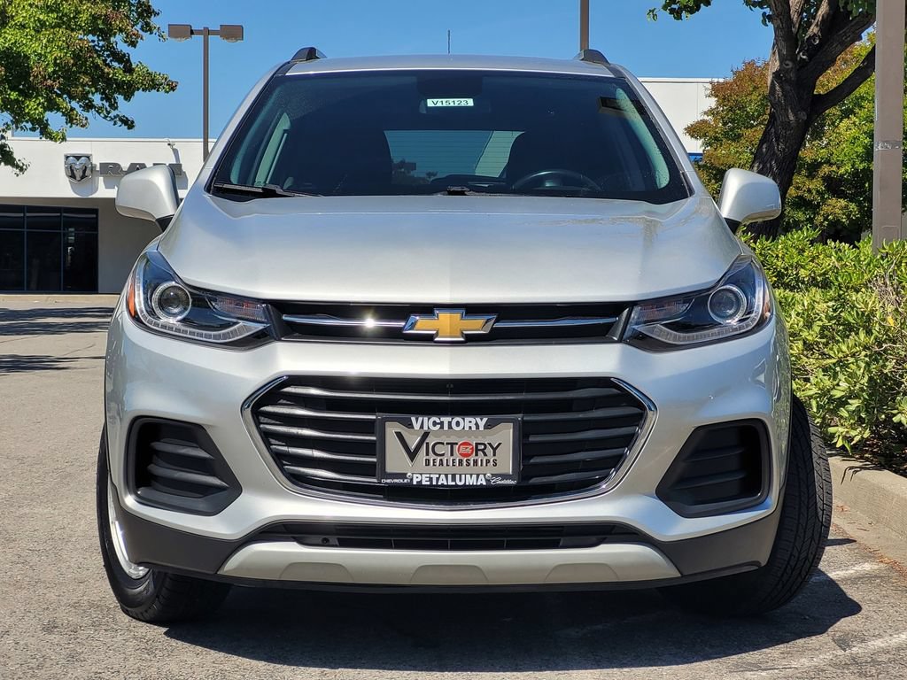 Used 2022 Chevrolet Trax LT w/ Driver Confidence Package AWD/4WD image 2