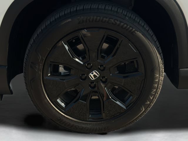 Certified 2026 Honda Pilot Black Edition image 9