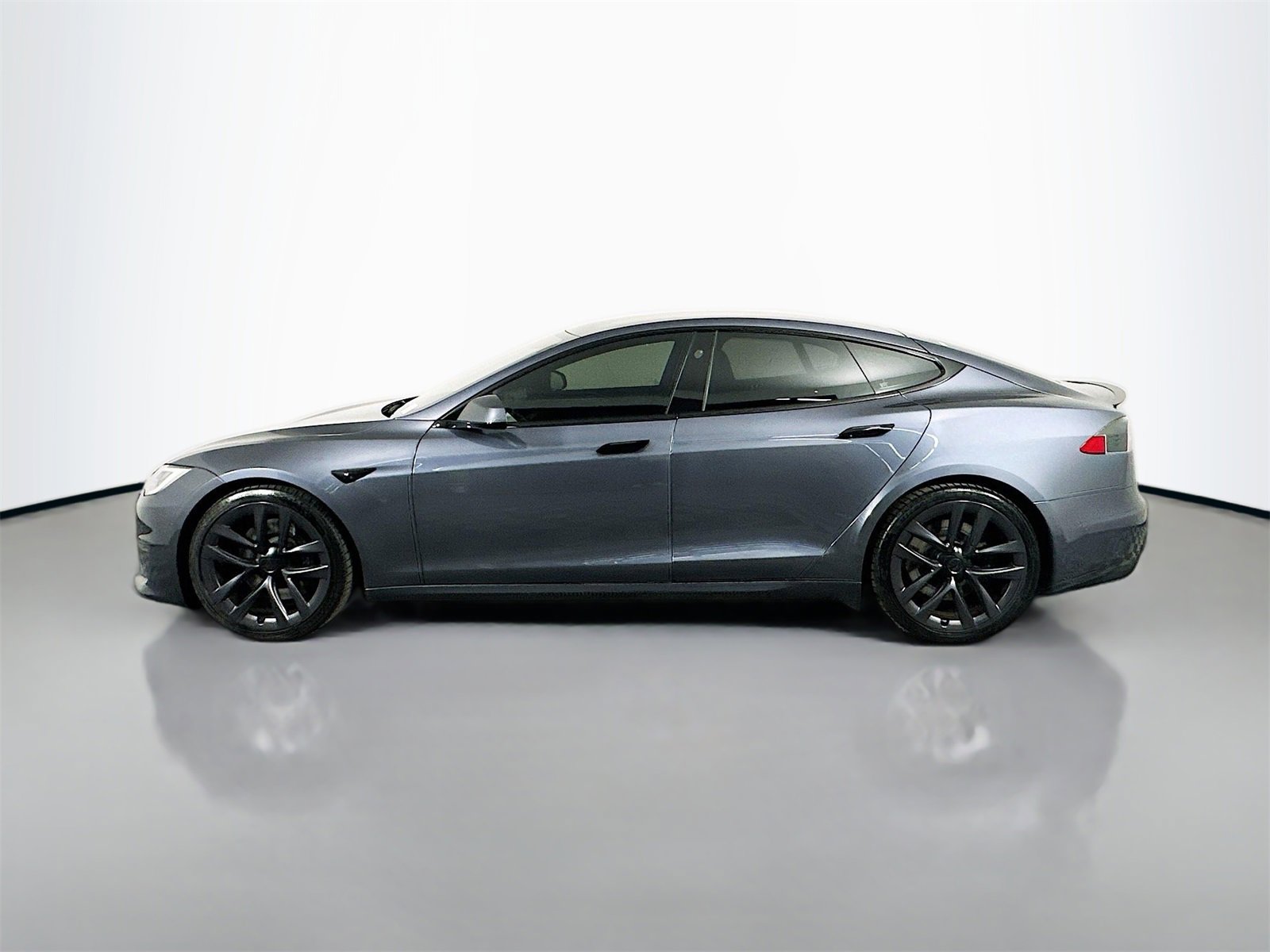 Used 2021 Tesla Model S Plaid image 4