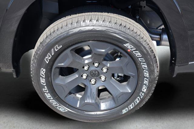 New 2026 RAM 1500 4x4 Crew Cab image 11