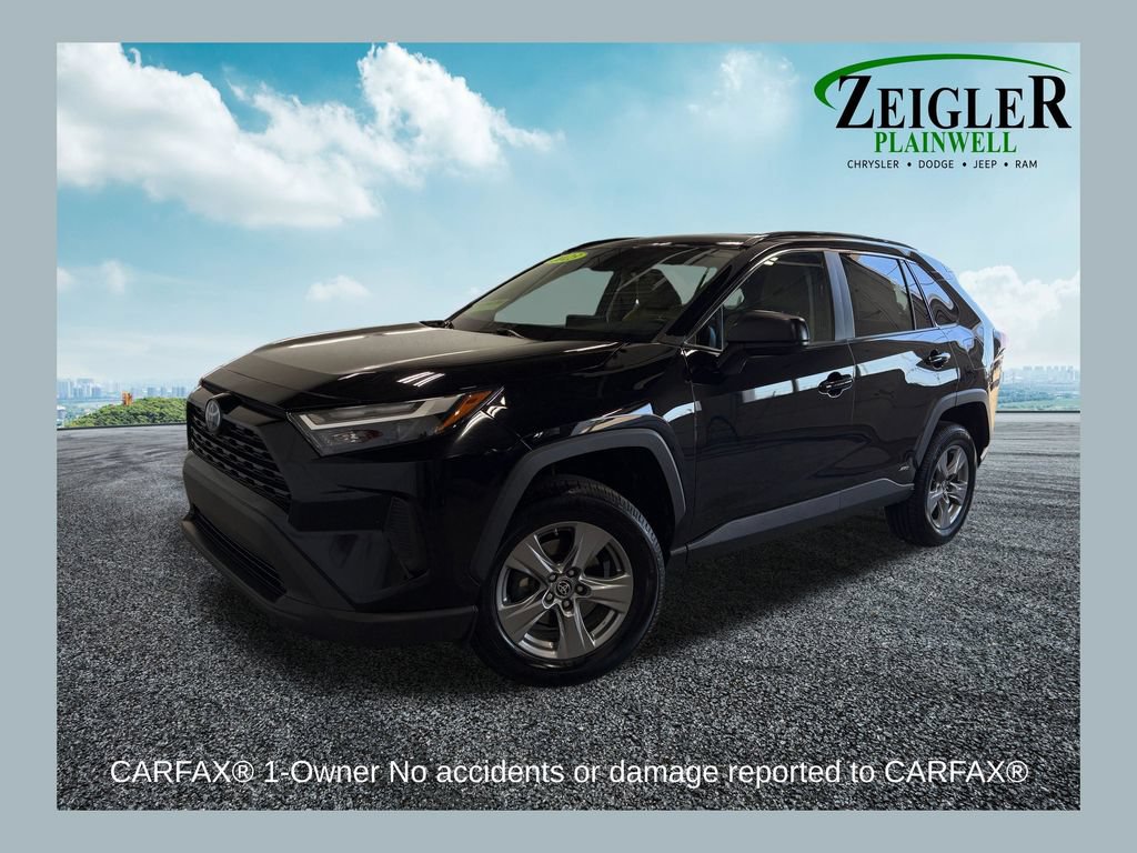Used 2023 Toyota RAV4 LE AWD/4WD image 1