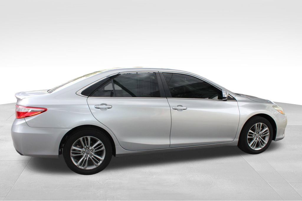 Used 2015 Toyota Camry SE FWD image 16