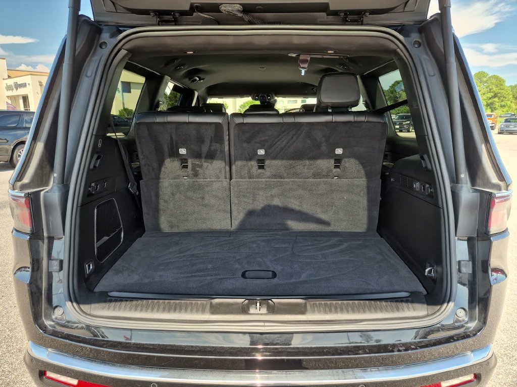 Used 2024 Jeep Wagoneer 4WD w/ Rear Seat Video Group 1 image 30