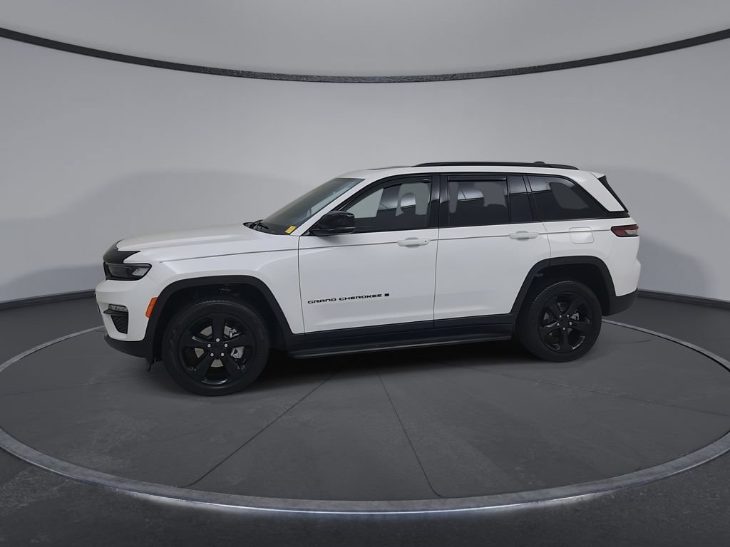 Certified 2025 Jeep Grand Cherokee Limited w/ Black Appearance Package AWD/4WD image 7