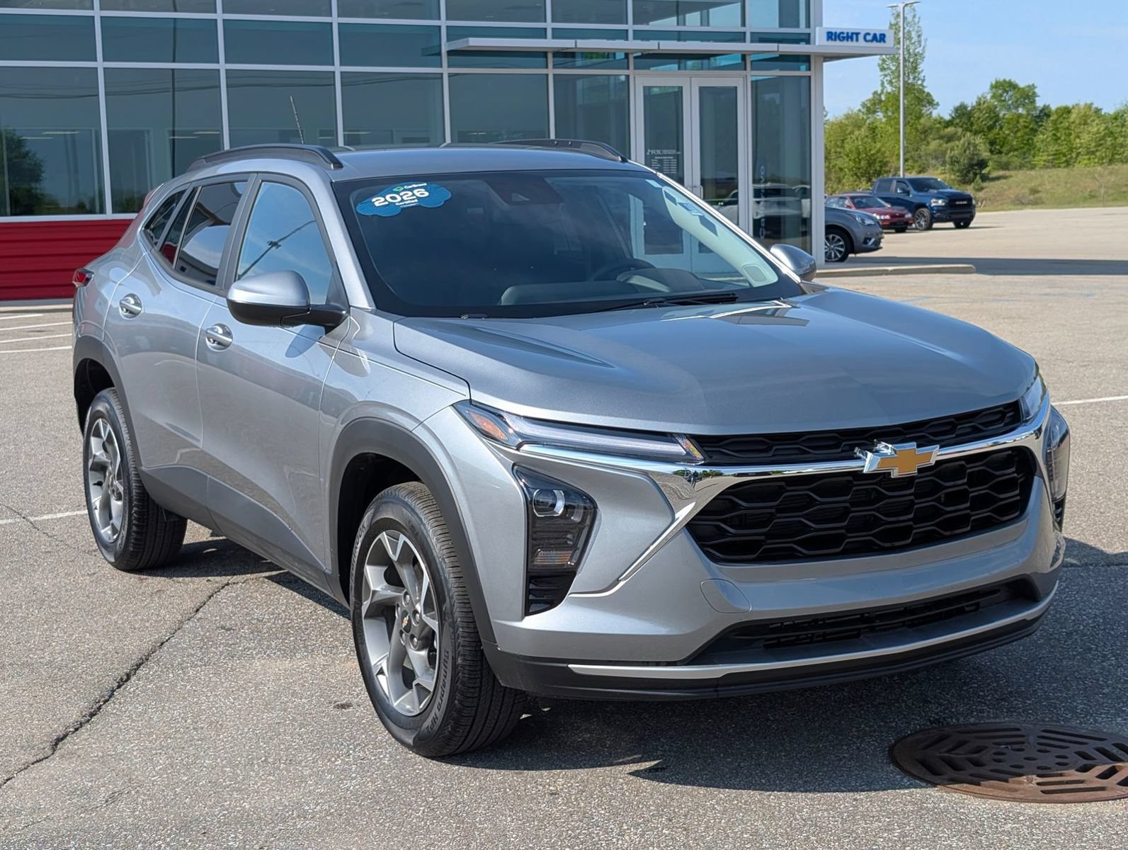 Certified 2026 Chevrolet Trax LT w/ Driver Confidence Package FWD image 3
