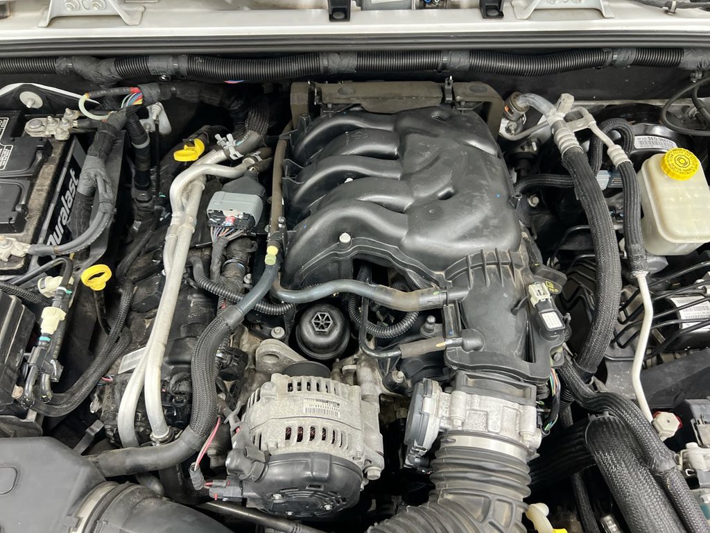 Used 2017 Jeep Wrangler Unlimited Sport w/ Connectivity Group AWD/4WD image 21