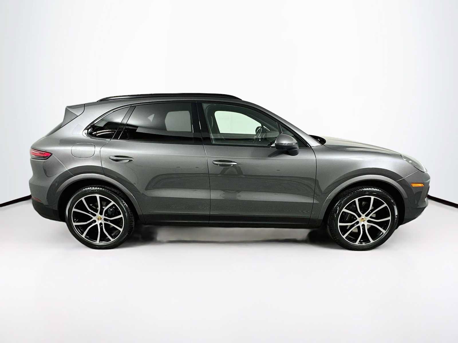 Certified 2023 Porsche Cayenne AWD/4WD image 8