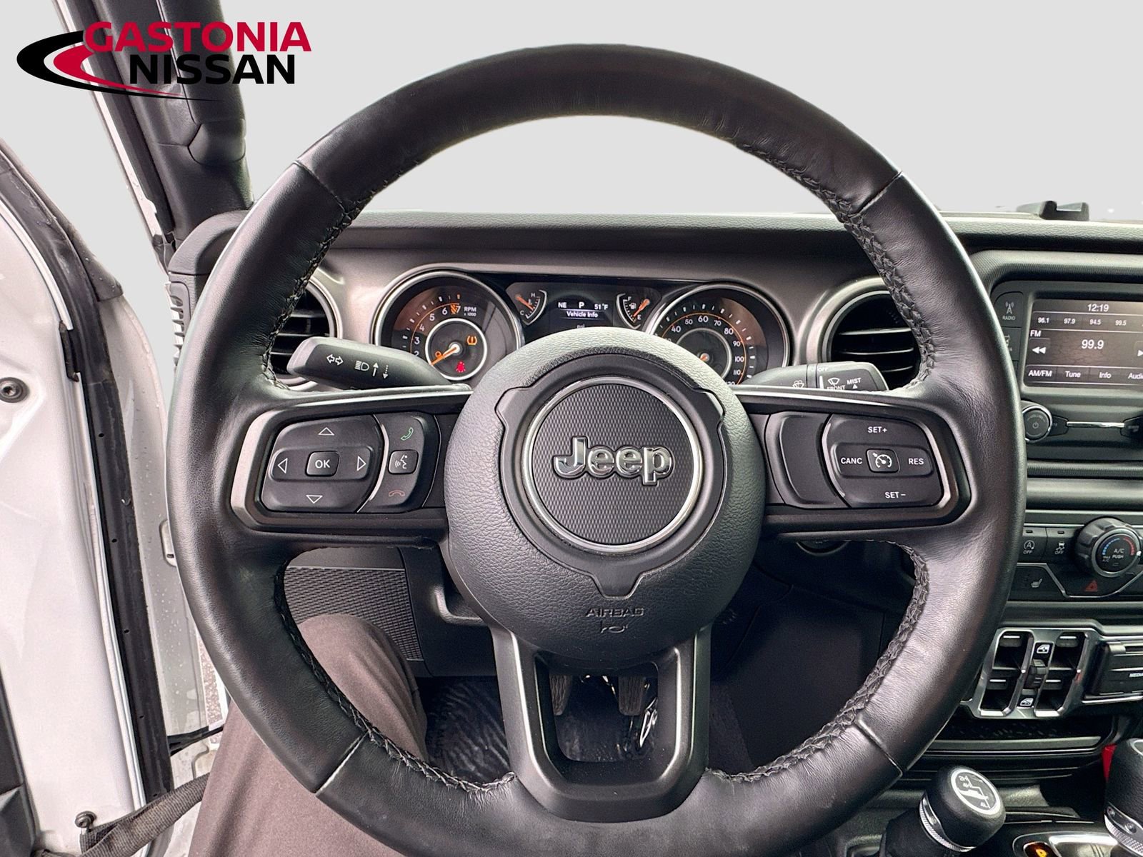 Used 2021 Jeep Gladiator Willys image 14