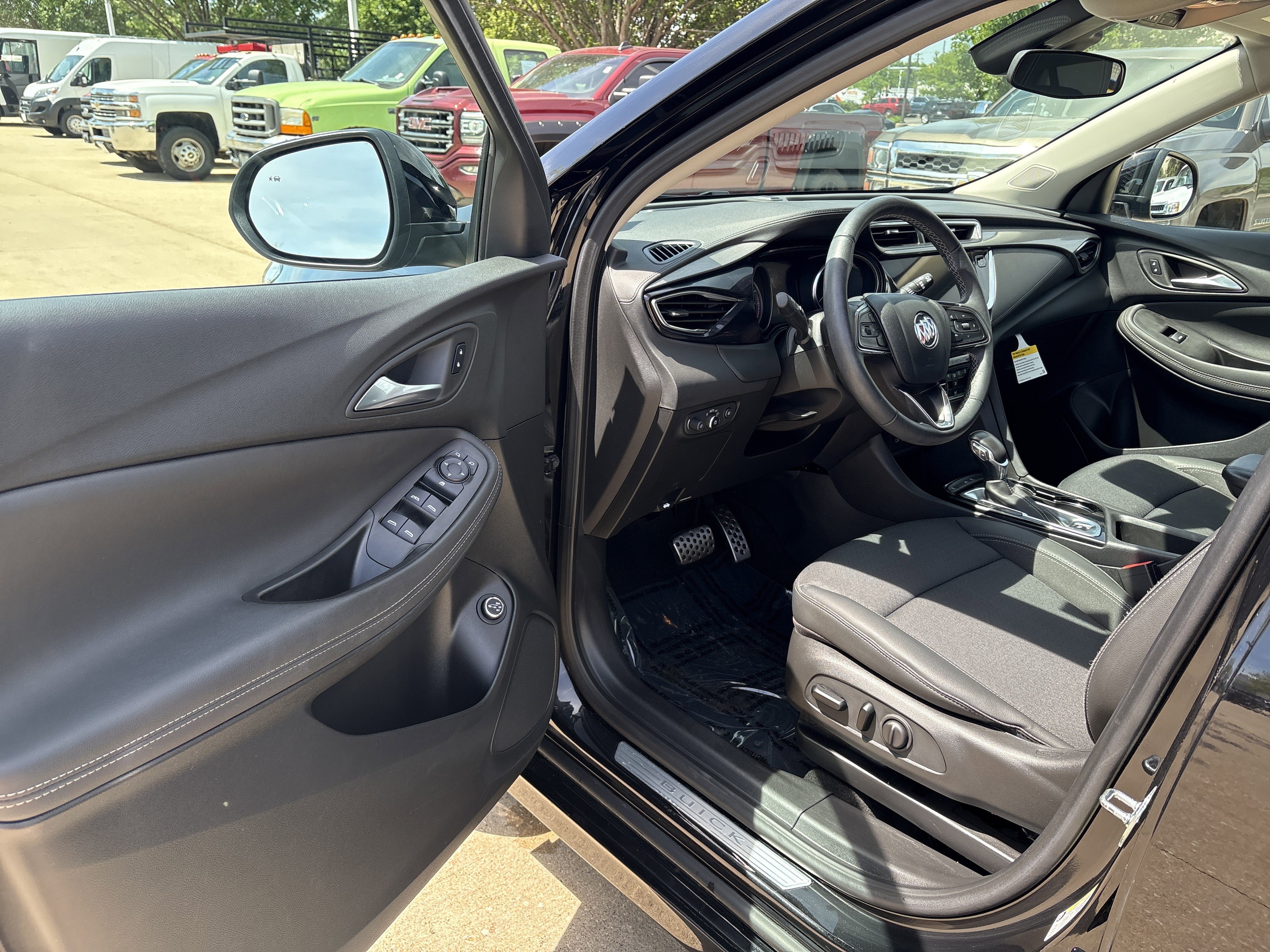 Used 2023 Buick Encore GX Select w/ Sport Touring Package FWD image 10