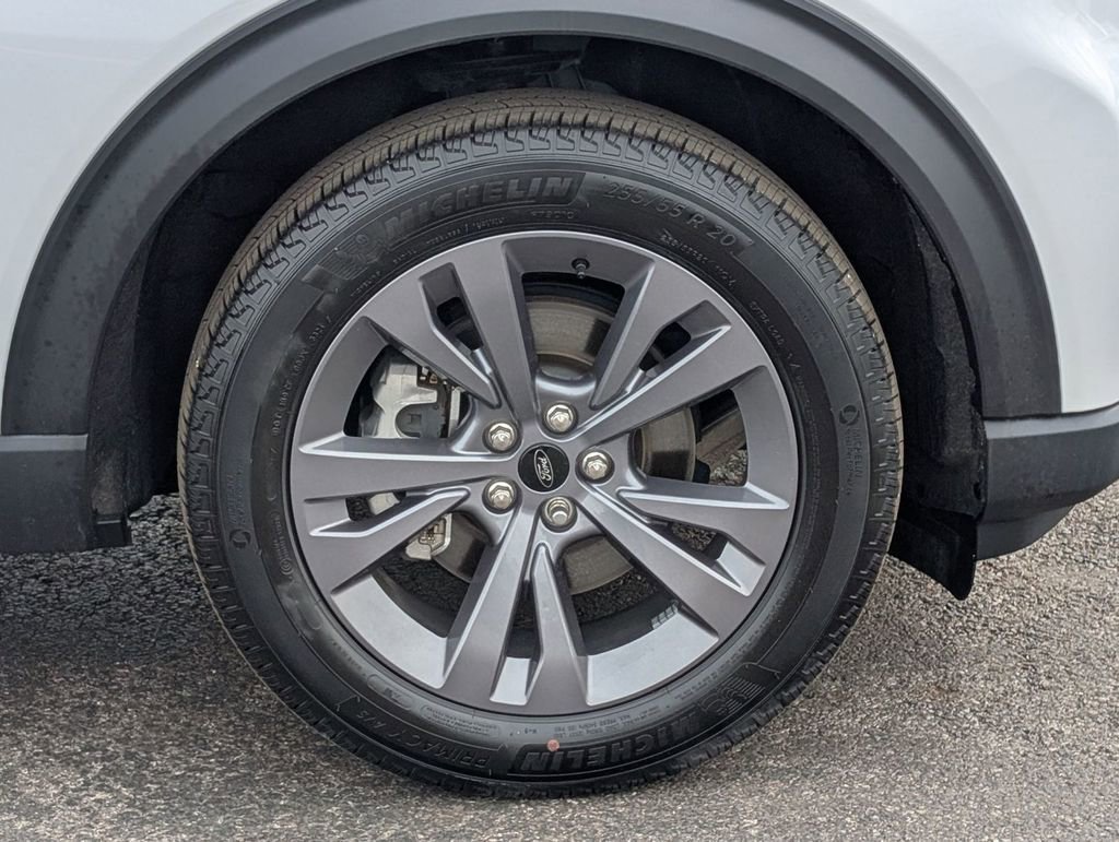 New 2025 Ford Explorer Active w/ Active Comfort Package image 18