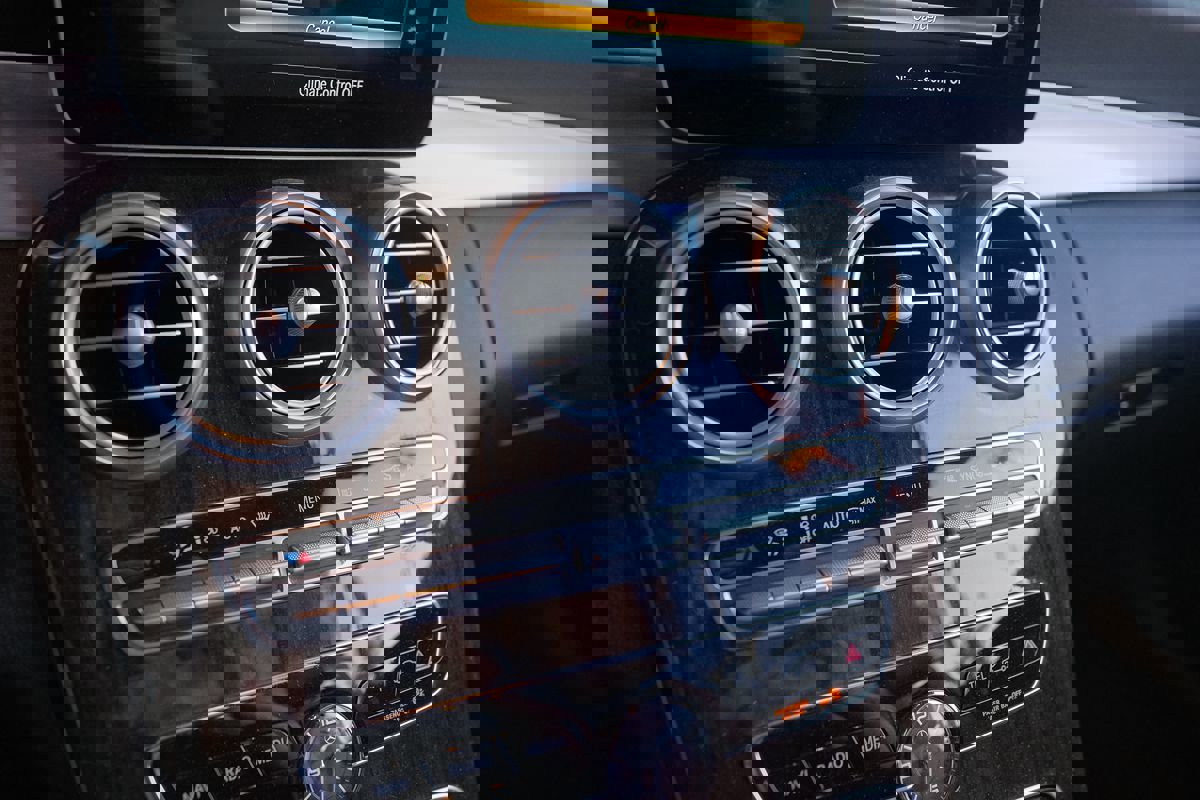 Used 2020 Mercedes-Benz C 300 Cabriolet image 24