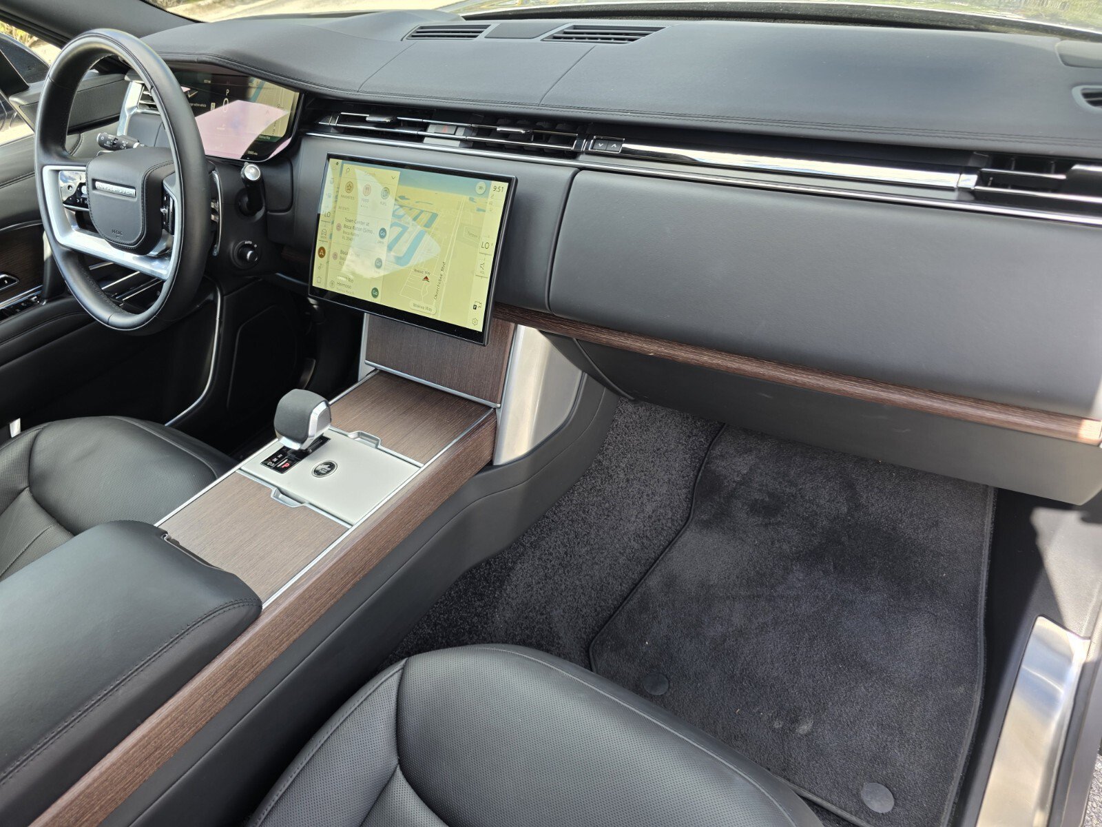 Certified 2024 Land Rover Range Rover SE AWD/4WD image 27