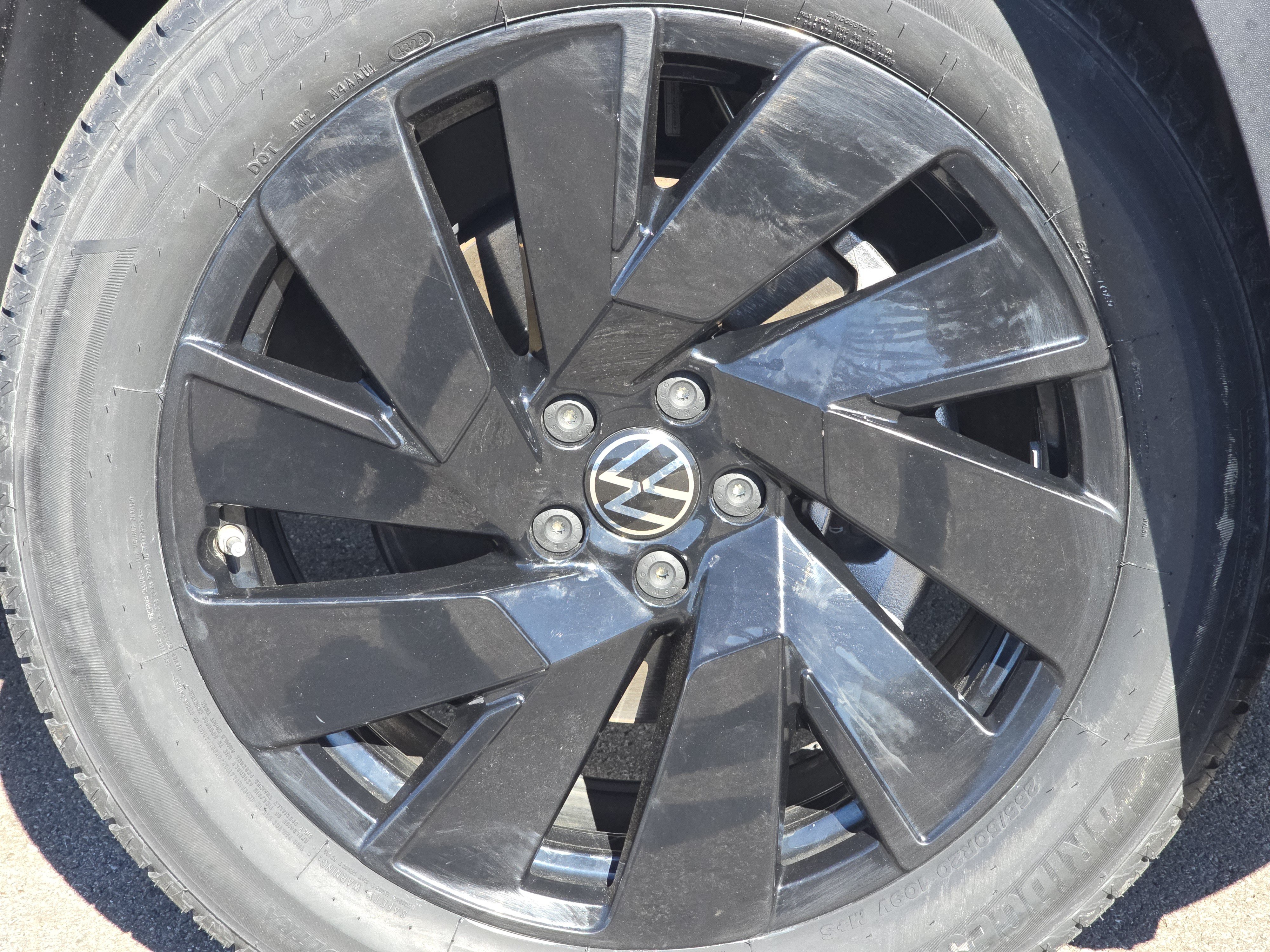 Used 2024 Volkswagen Atlas Cross Sport SE FWD image 13