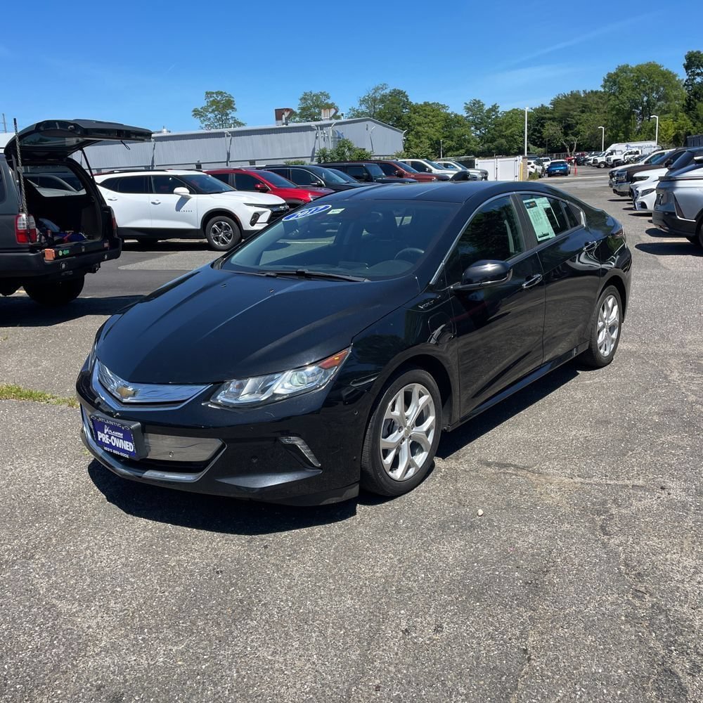Used 2017 Chevrolet Volt Premier w/ Driver Confidence II Package FWD image 2