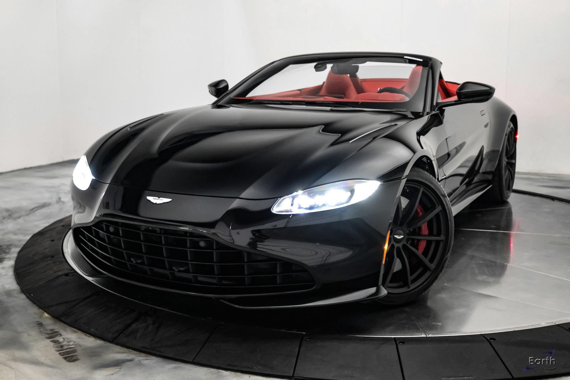 Used 2022 Aston Martin V8 Vantage Roadster RWD image 7