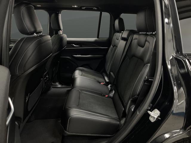 New 2026 Jeep Grand Cherokee Altitude image 29