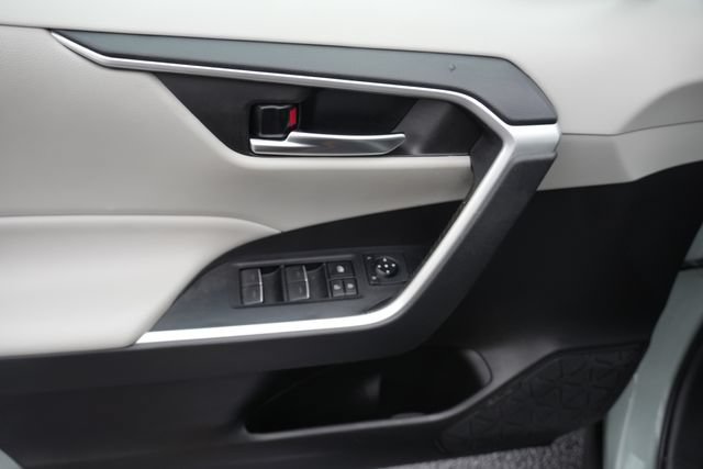 Used 2022 Toyota RAV4 XLE FWD image 23