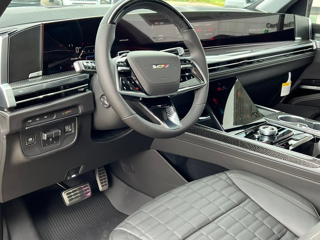 New 2026 Cadillac Escalade V w/ LPO, ONYX Package AWD/4WD image 25