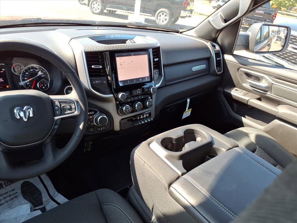 New 2026 RAM 1500 4x4 Crew Cab image 6