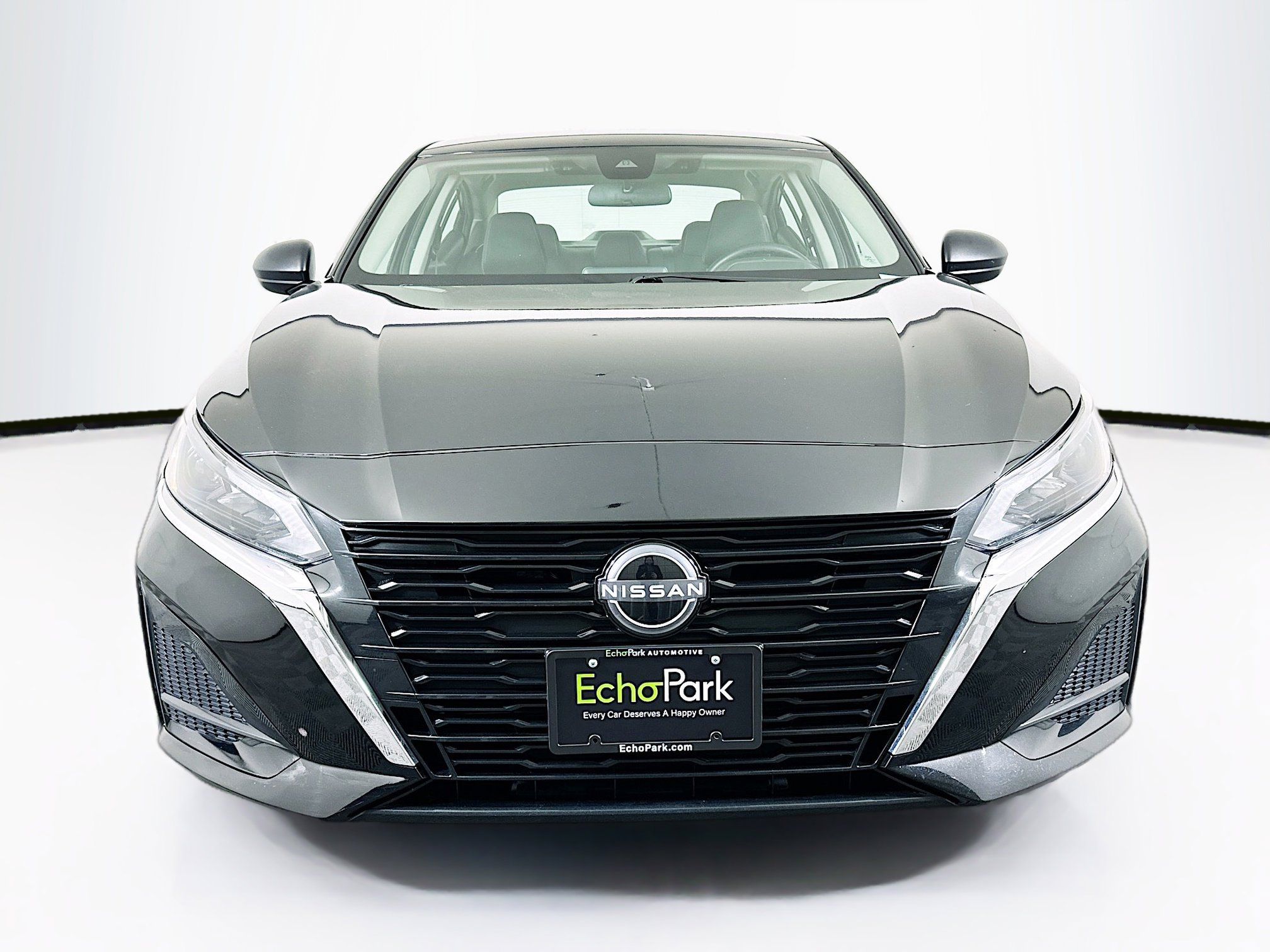 Used 2025 Nissan Altima 2.5 SV image 2